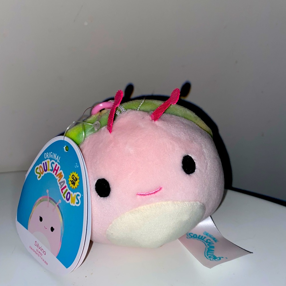 Squishmallows 3.5” Silvina Snail Clip Squishmallow